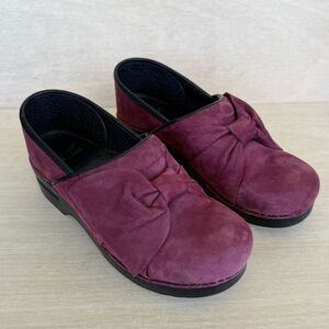 Dansko Professional Bow Accent Clogs Plum Purple Suede Mules Womens EU 40 US 9.5